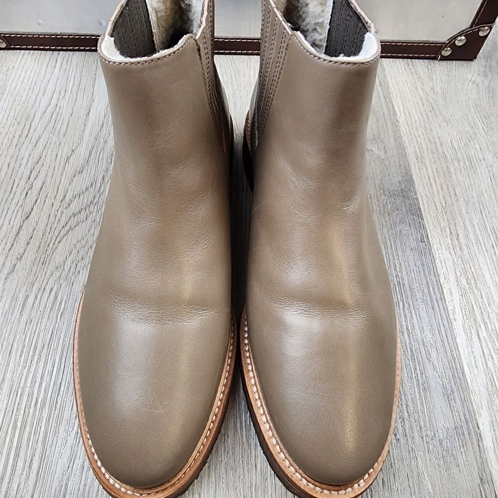 NWOB Botkier Leather Everyday Chelsea Boots size 9.5 - Picture 3 of 9